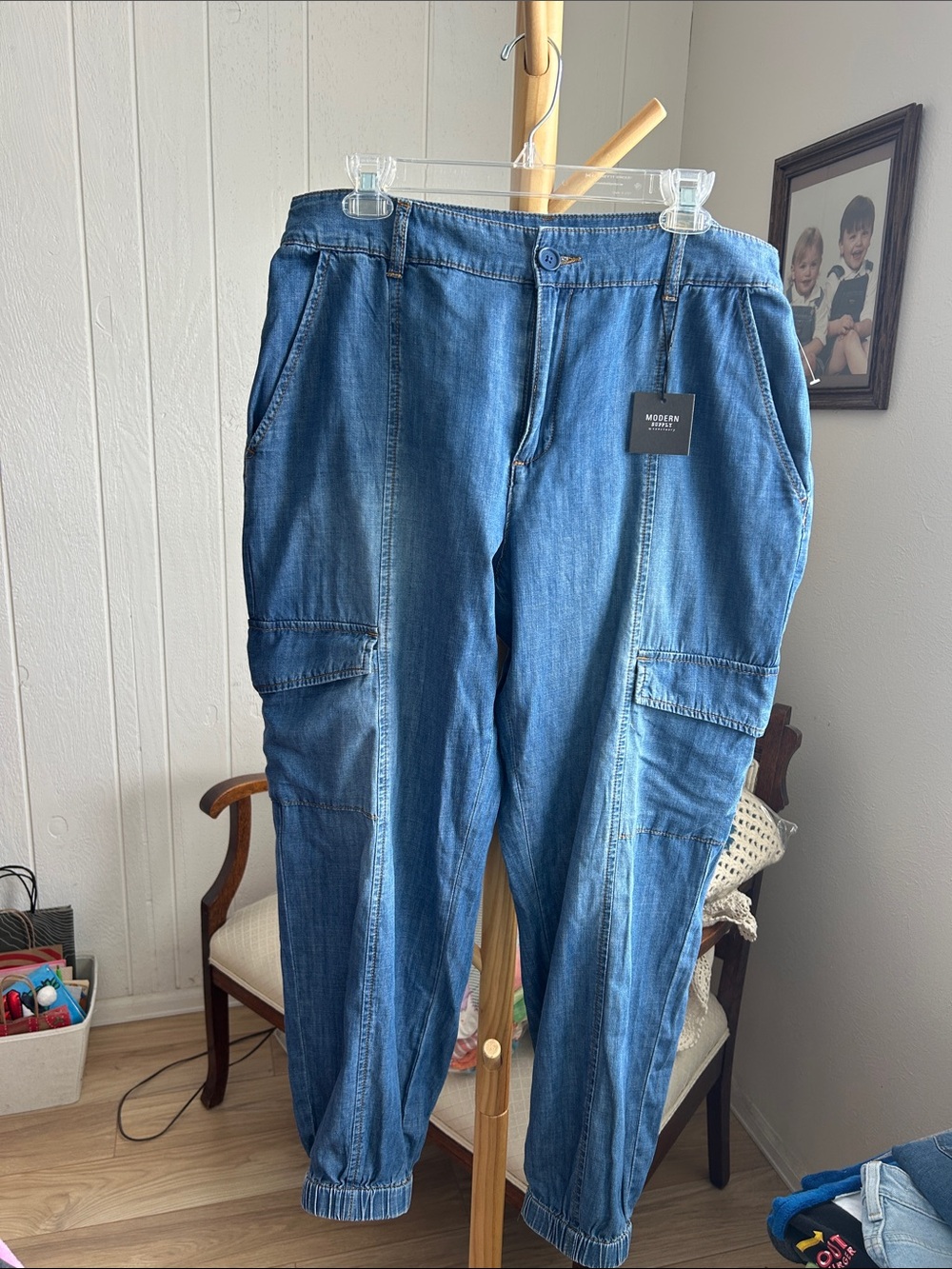 Sanctuary Relaxed Cargo Jeans in Medium Blue
